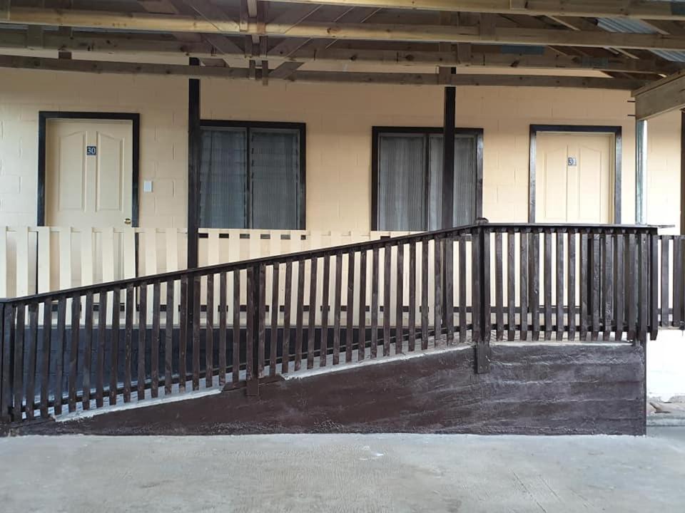 Transit Motel Mulifanua 外观 照片